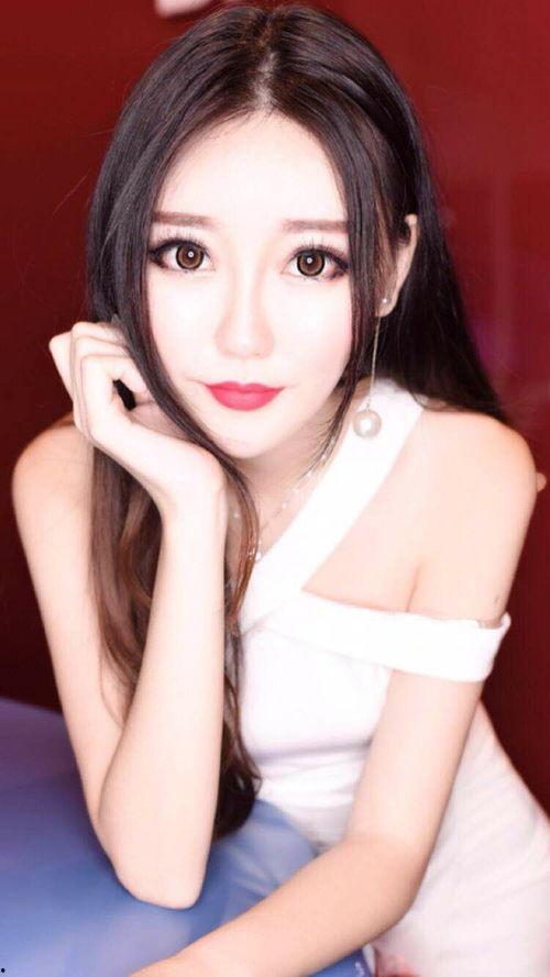哈尔滨网红郑薇,从街头巷尾到网络红人的蜕变之路